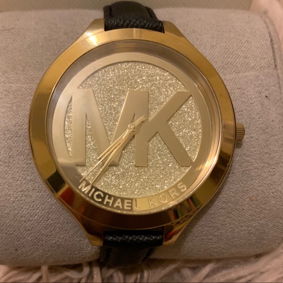 Authentic, Gold, Michael Kors watch - Picture 3 of 3